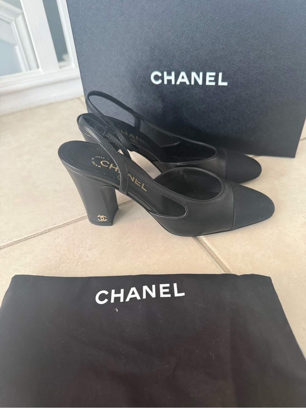 CHANEL 2025 classic Black Leather Slingback Heels with Gold CC Heel Accent - Picture 2 of 4